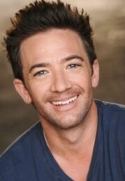 David Faustino